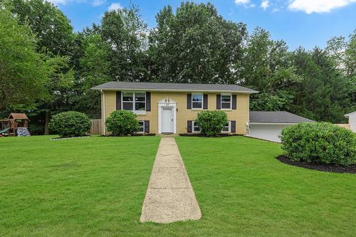 113 Edgewood Cir, Industry, PA, 15052-2115 | Card Image