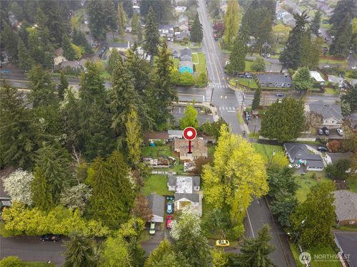 17427 10th Avenue Ne, Shoreline, WA, 98155 | Card Image