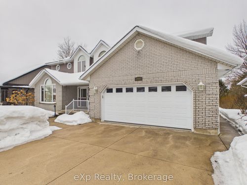 222 2nd Ave, Hanover, ON, N4N3S2 | Card Image