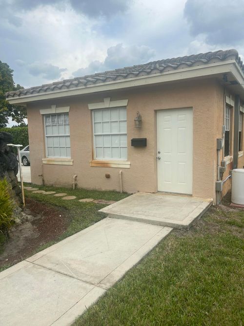 back-1462 40th St, West Palm Beach, FL, 33407-3636 | Card Image