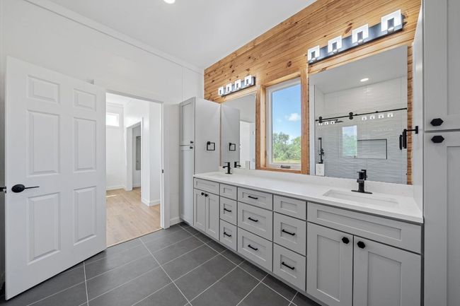 111 Starlight Path Path, House other with 4 bedrooms, 4 bathrooms and 2 parking in Red Rock TX | Image 20