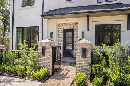1530 Cunningham Parc Ln, Houston, TX, 77055-1272 | Card Image