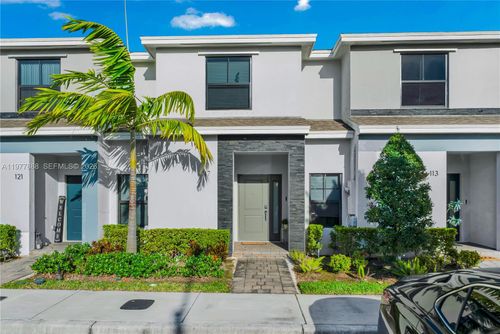 117 Ne 3rd Ct, Florida City, FL, 33034 | Card Image
