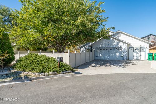 6667 April St, Sparks, NV, 89436-9037 | Card Image