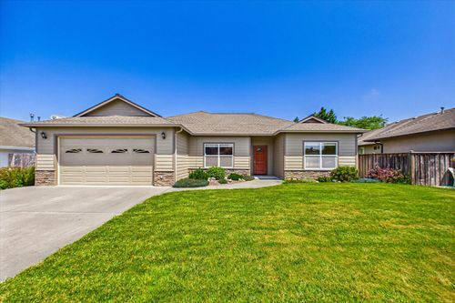 399 Francesco Pl, Fortuna, CA, 95540-2896 | Card Image
