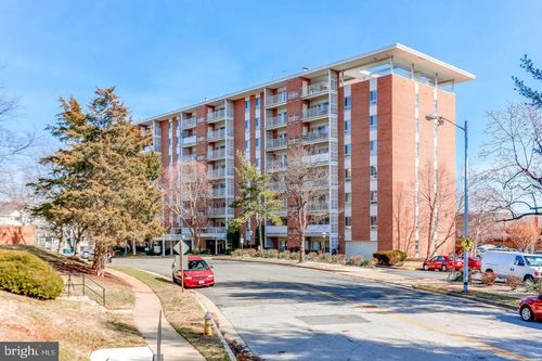 apt-201-5250 Valley Forge Dr, ALEXANDRIA, VA, 22304-5605 | Card Image