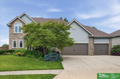 8564 S 101 Street, La Vista, NE, 68128 | Card Image