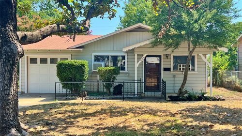 5429 Farnsworth Ave, Fort Worth, TX, 76107-7001 | Card Image