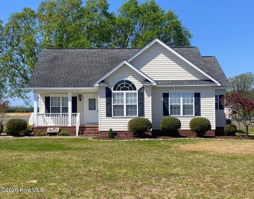 105 Willowbrook Dr, Pikeville, NC, 27863-9540 | Card Image