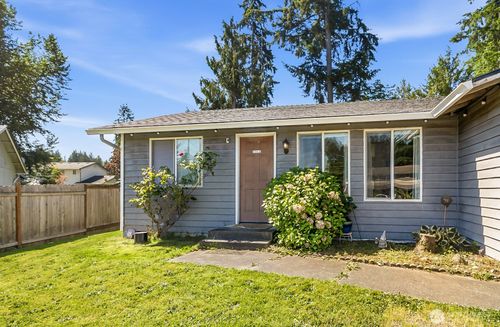 9010 9th Pl Se, Lake Stevens, WA, 98258-3706 | Card Image
