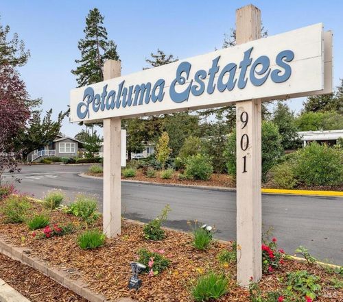 6 N Napa Dr, Petaluma, CA, 94954-1331 | Card Image