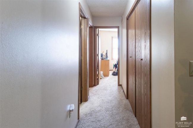 2556 Candlecrest Cir, Condo with 5 bedrooms, 3 bathrooms and null parking in Manhattan KS | Image 10