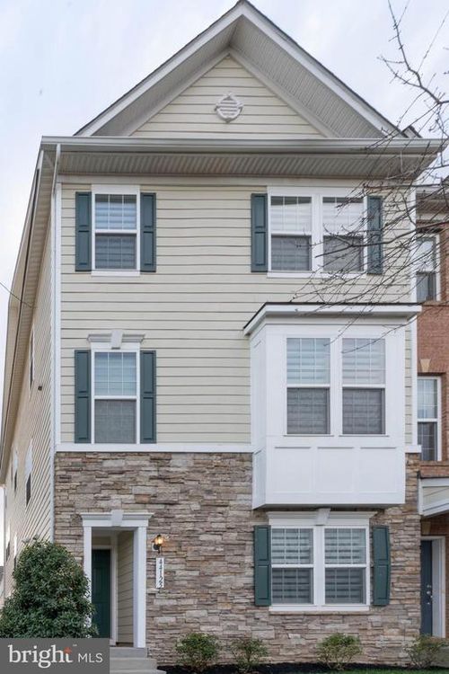 44125 Eastgate View Dr, CHANTILLY, VA, 20152-1326 | Card Image