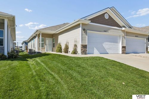 2871 Wagon Drive, Lincoln, NE, 68507 | Card Image