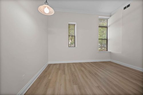 2-85 Mckinley Ave, White Plains, NY, 10606-1633 | Card Image