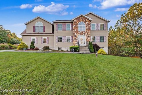 205 Courtney Dr, East Stroudsburg, PA, 18302-7964 | Card Image