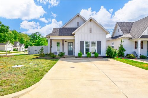 1297 Fox Tail Lane, OPELIKA, AL, 36801 | Card Image