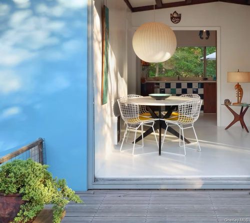 284 Bay Walk, Sayville, NY, 11782 | Card Image