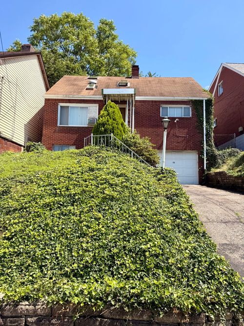 33 Camfield St, Pittsburgh, PA, 15210-3262 | Card Image