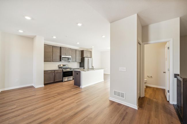 [L1305-Z006]Hallway.1.jpg | Image 5