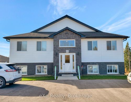 4-27 Malcolm Cres, Listowel, ON, N4W0K3 | Card Image