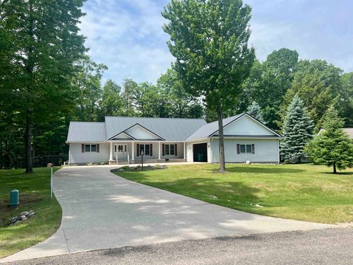 131 Indian Oaks Trl, Prudenville, MI, 48651-8421 | Card Image