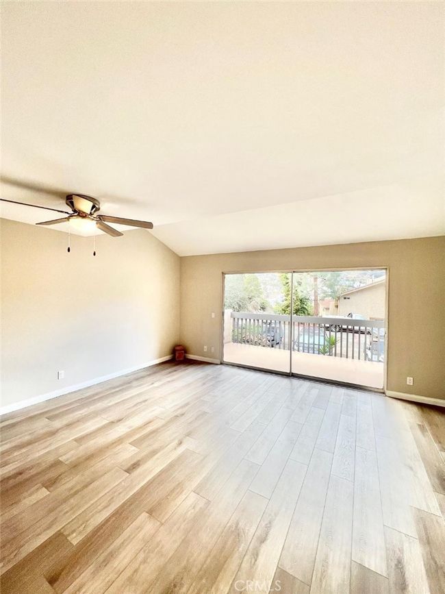 64 Avalon Terrace Rd, Condo with 2 bedrooms, 3 bathrooms and 1 parking in Avalon CA | Image 12