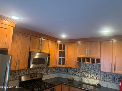 201-22 Front St, Red Bank, NJ, 07701-1644 | Card Image