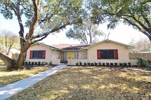 1610 Alexander Dr, Waxahachie, TX, 75165-1902 | Card Image