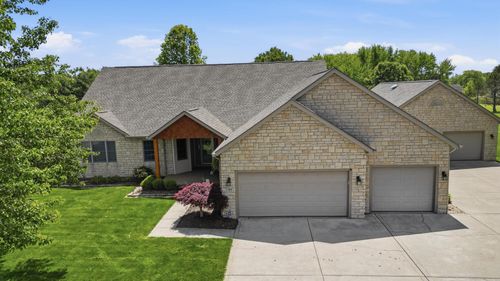 77 Millstone Cir, Pataskala, OH, 43062-7240 | Card Image