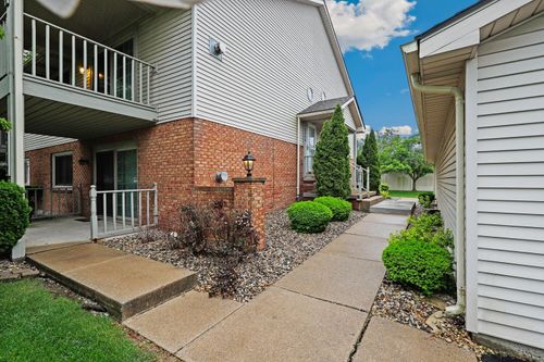 2116 Terrace Dr, Highland, IN, 46322 | Card Image