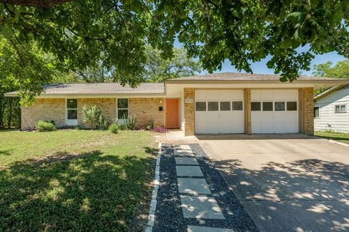 8432 Jamestown Dr, Austin, TX, 78758-7927 | Card Image