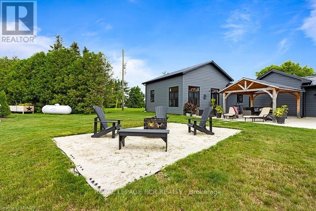 408082 Grey Road 4, House other with 3 bedrooms, 3 bathrooms and 13 parking in Maxwell ON | Image 36
