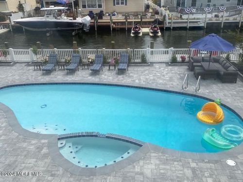 288 Periaqua Ln, Mantoloking, NJ, 08738-1020 | Card Image