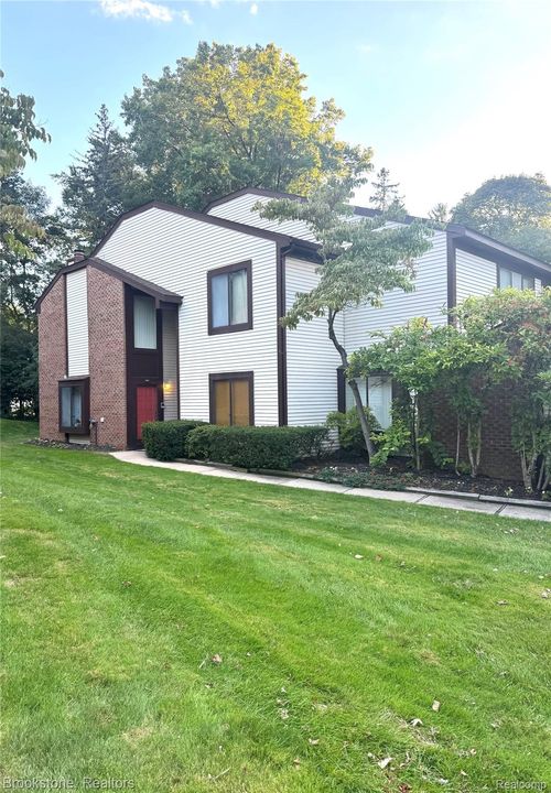 24153 Evergreen Rd, Southfield, MI, 48075-5556 | Card Image