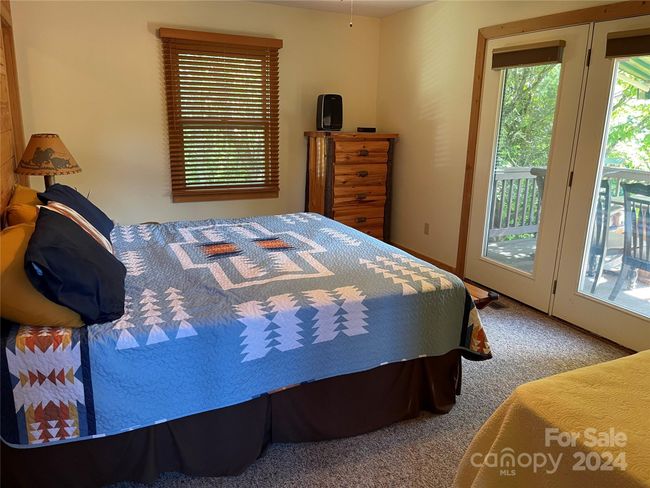 90 Twin Oaks Est, House other with 2 bedrooms, 3 bathrooms and null parking in Sylva NC | Image 20