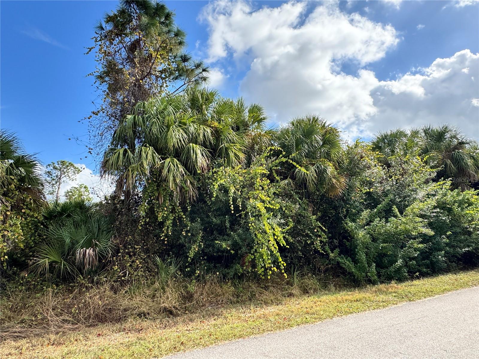 Land in NORTH PORT 5