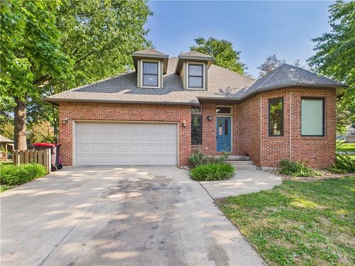 1505 Hunters Cir, Sedalia, MO, 65301-8959 | Card Image