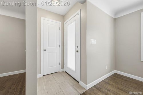 2506 Linwood Ave, Royal Oak, MI, 48073-3021 | Card Image