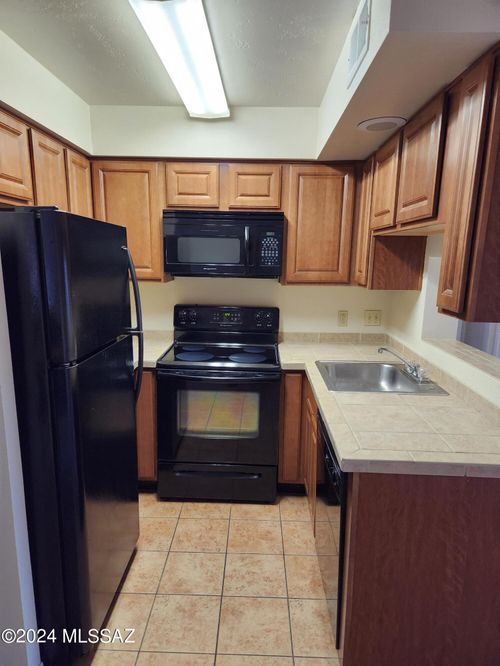 212-1810 E Blacklidge Drive, Tucson, AZ, 85719 | Card Image