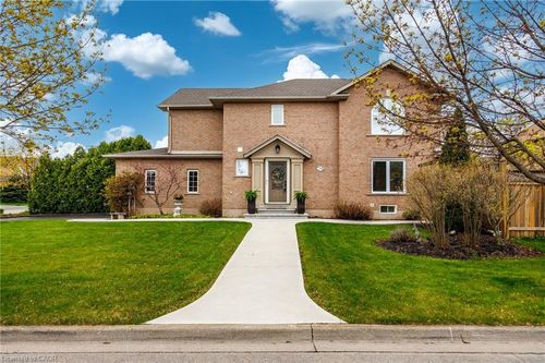 29 Magnolia Cres, Grimsby, ON, L3M5N1 | Card Image