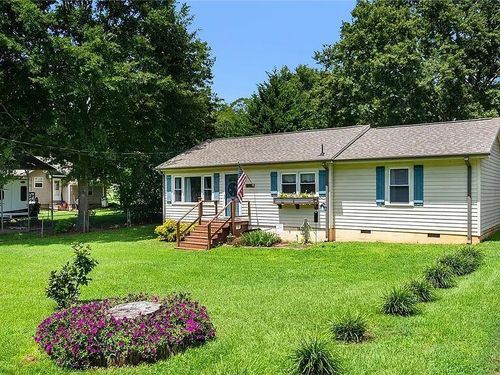 203 Phillips Ave, Easley, SC, 29640-2460 | Card Image