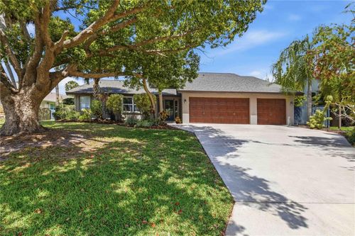 3953 Prairie Dunes Dr, SARASOTA, FL, 34238-2819 | Card Image