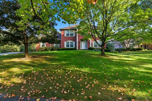 2 Clarke Ct, Glendale, OH, 45246-3845 | Card Image