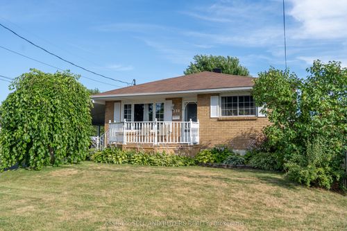 230 Sunnyside Ave, Cornwall, ON, K6H3E3 | Card Image