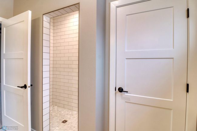 Primary Shower | Image 35