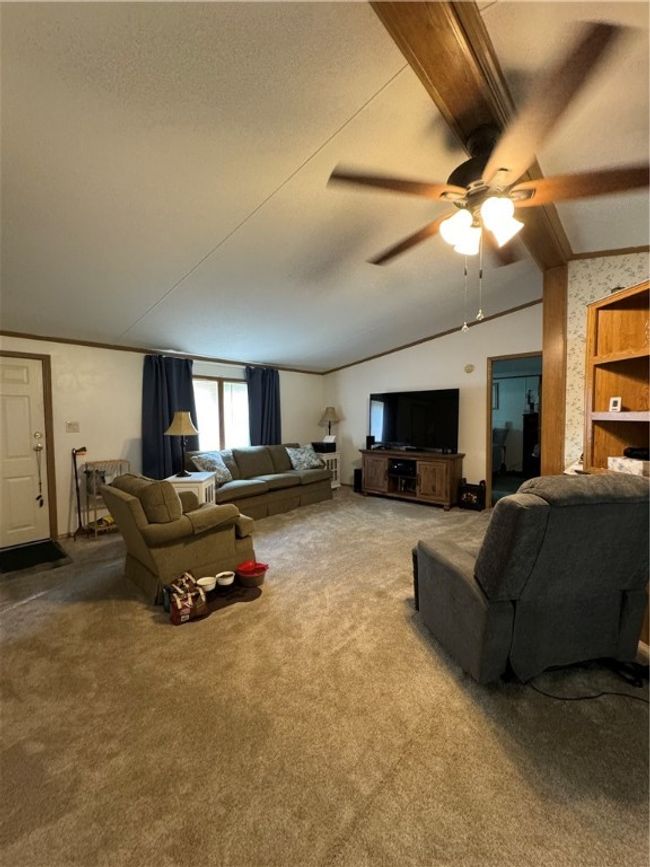 Open Floor Plan to dining room and Kitchen | Image 11