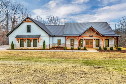 2024 Trace Creek Rd, Centerville, TN, 37033-3928 | Card Image