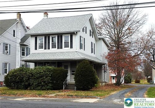 735 W Broad St, Quakertown, PA, 18951-1219 | Card Image