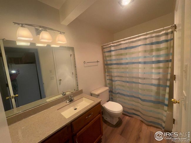 Lots of counter space in bathroom | Image 12